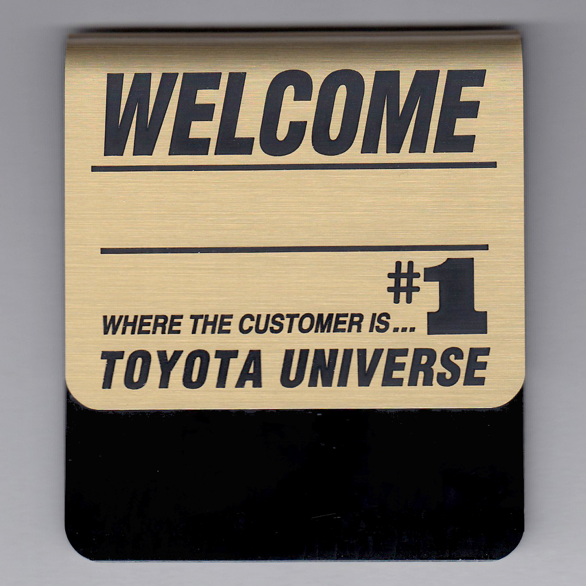 Commercial Graphic Services - Toyota Universe - Pocket-0