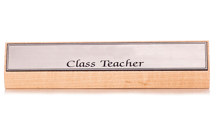 Why Faculty at Charter Schools Need Desk Plates